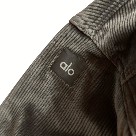 Alo Ribbed Velour Mountain Side Shacket - Picture 4 of 5